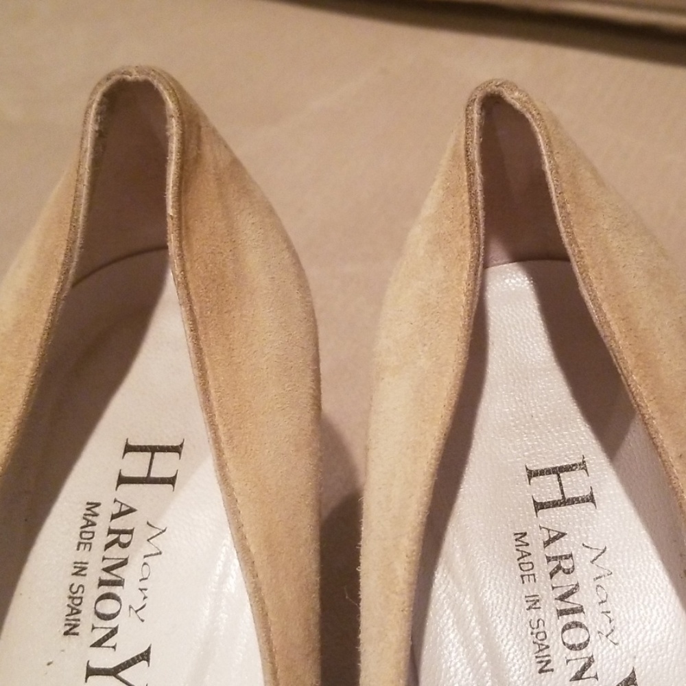 Shoes - Picture 5 of 8